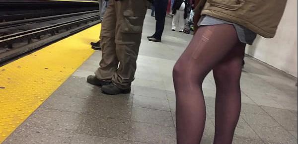  Sexy Nylon Covered Legs Seen In Public